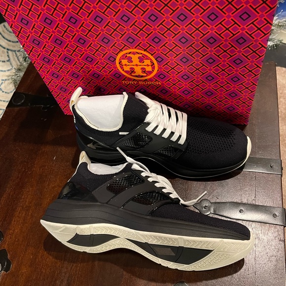 Tory Burch - T Sock Runner, Circular Knit- Double Knit, Perfect Black sz 8.5 - Picture 4 of 6